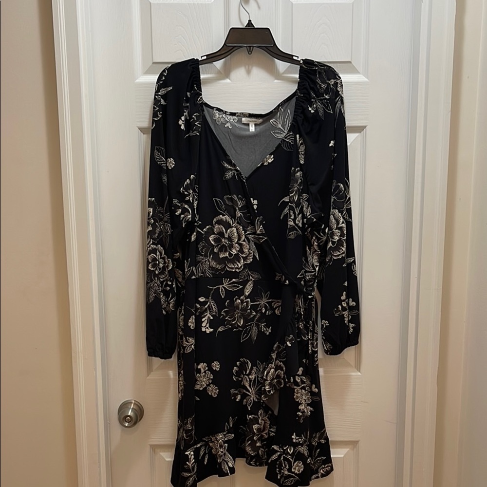 Maurices Black and Cream Long Sleeve V-Neck Sundress